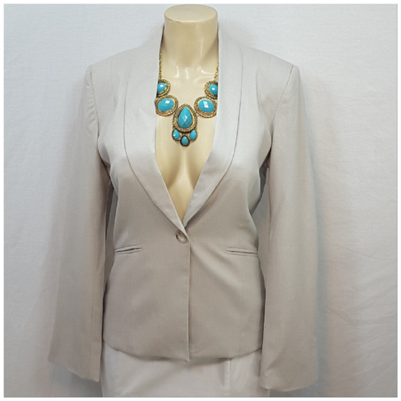 Tahari Jackets & Blazers - TAHARI ARTHUR S LEVINE, Blazer, size 6